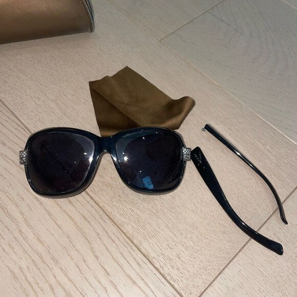 Vintage Gucci Sunglasses with Case main image 6